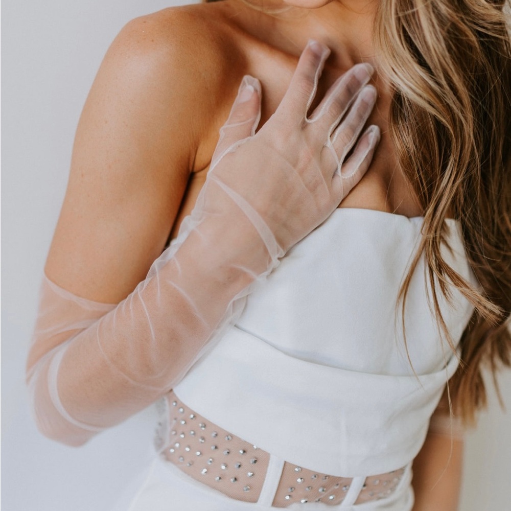 Untamed Petals - Bishop Gloves - Bridal